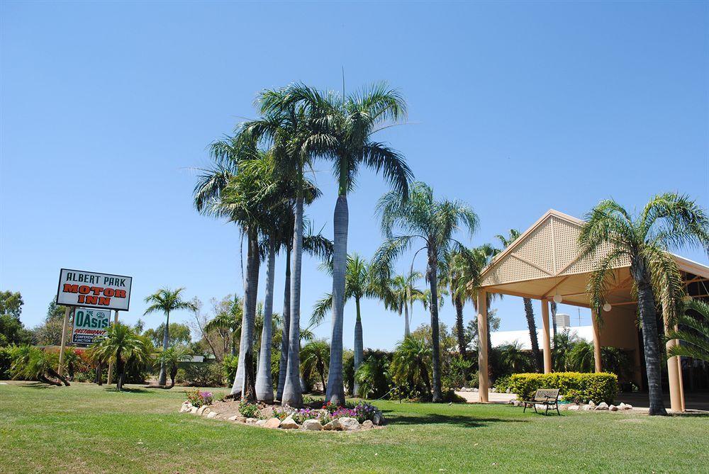 Park Motor Inn-king Beds-pool-shaded Parking 3*