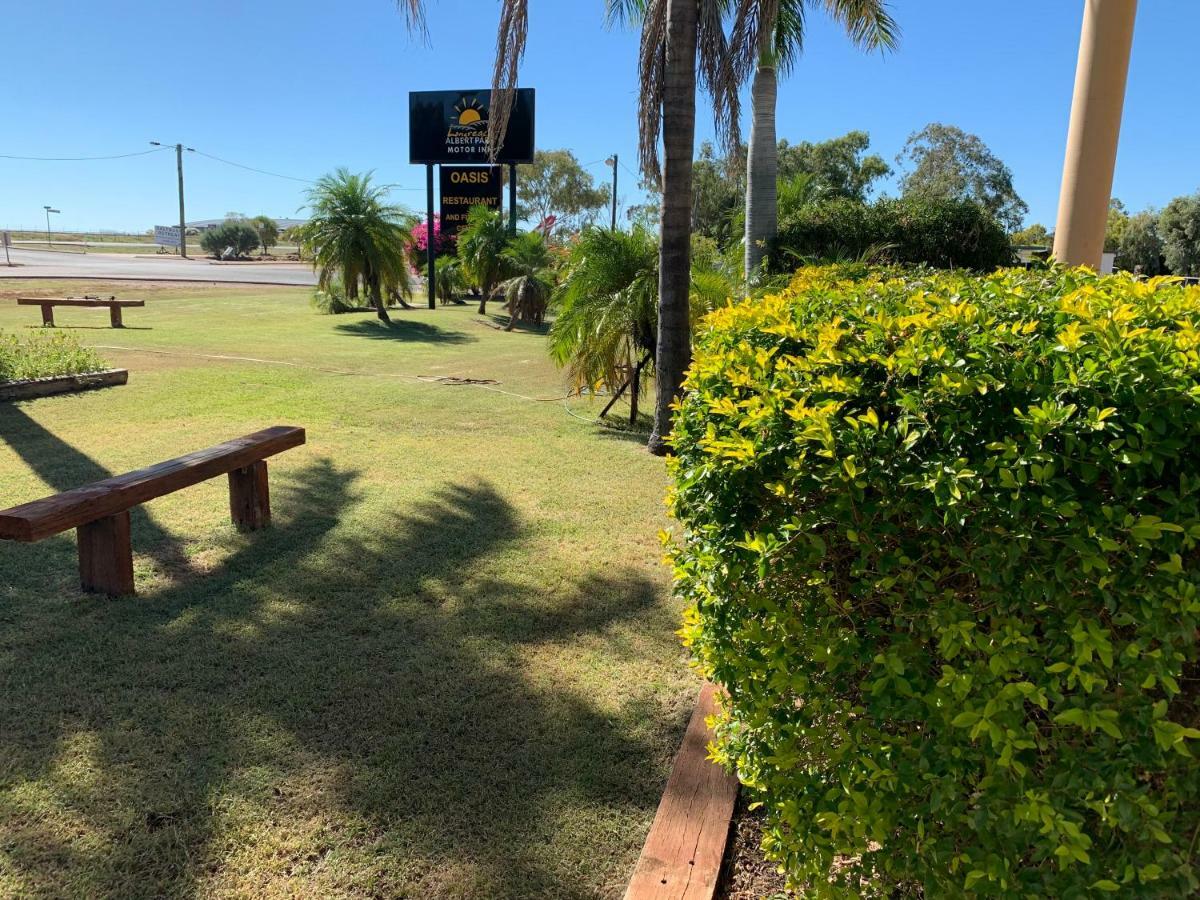 Park Motor Inn-king Beds-pool-shaded Parking 3*